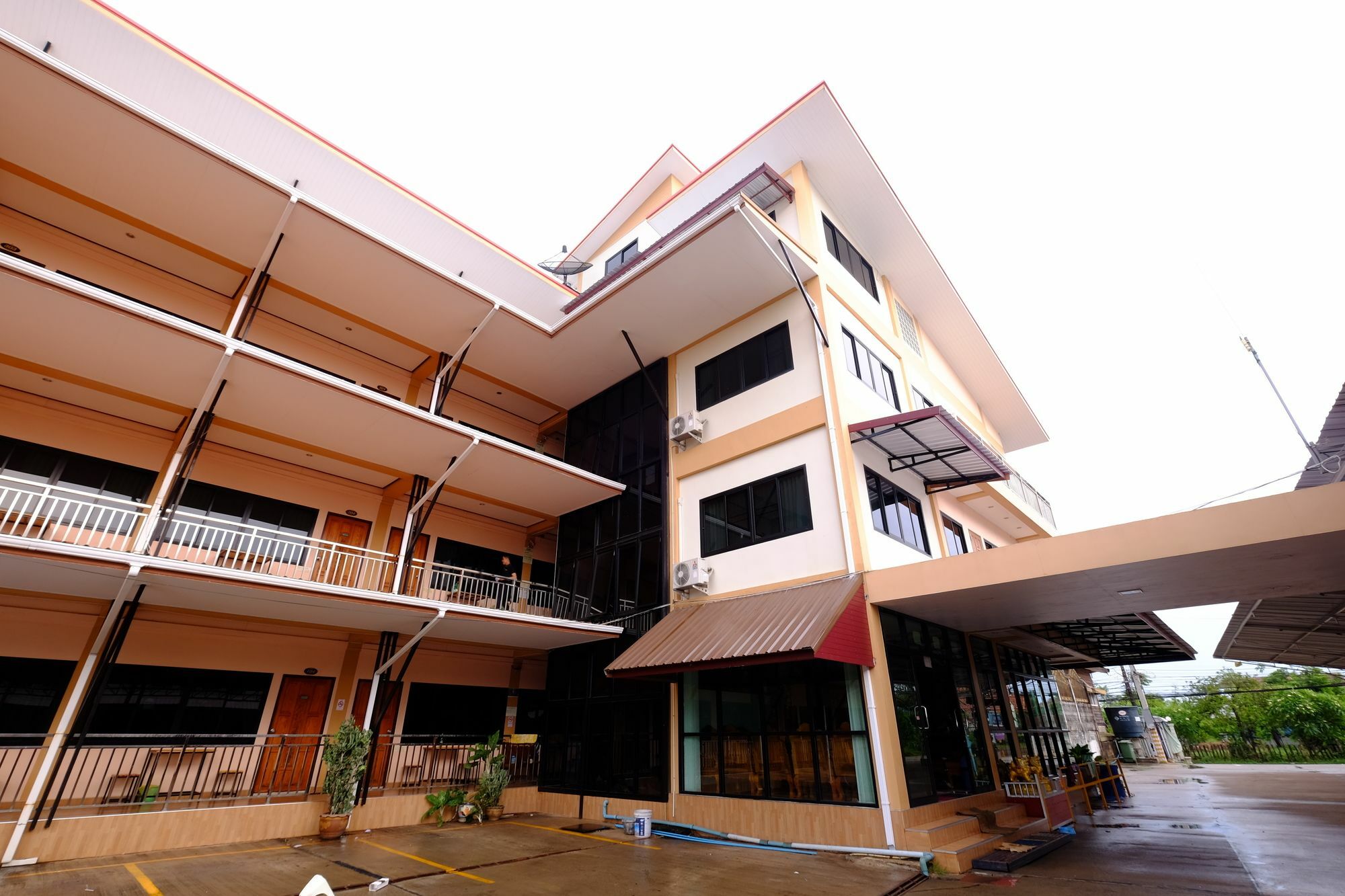 Kanjana Mansion Sakon Nakhon Dış mekan fotoğraf